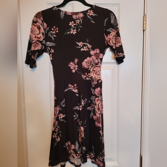 Burgundy dress - Picture 2 of 4